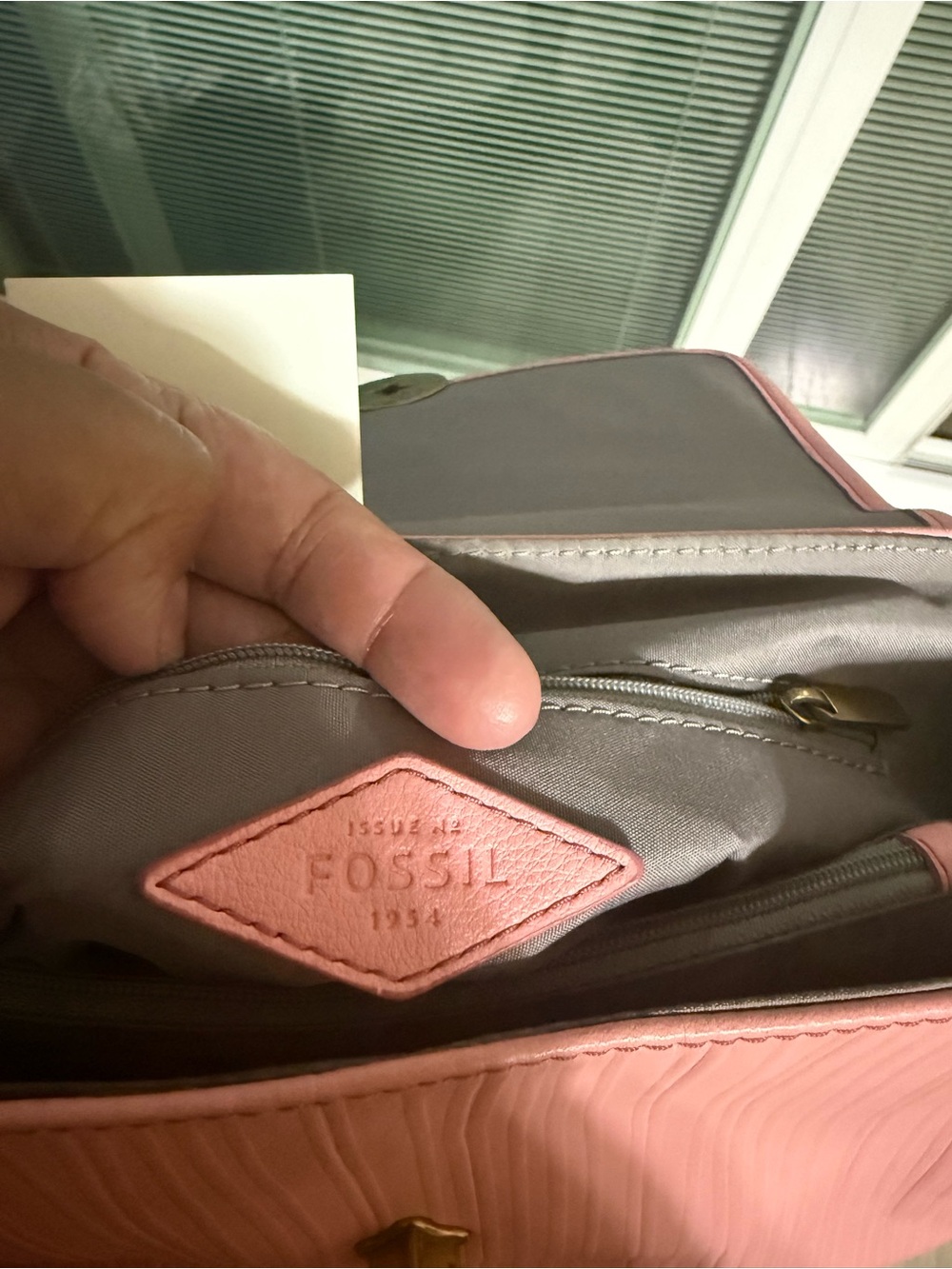 FOSSIL • BAGS - Picture 9 of 10